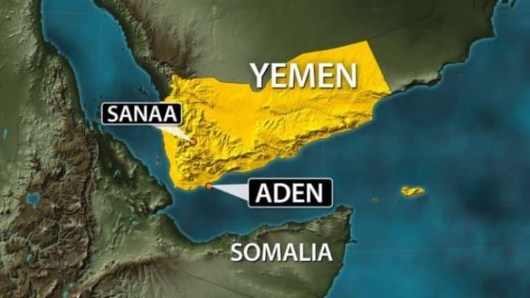 Şeful rebelilor houthi spune că va ataca navele de război americane