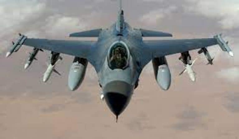 Propaganda rusă se face de râs! Rusia spune că doboară F-16 în Ucraina, dar Kievul încă nu a primit astfel de avioane de luptă