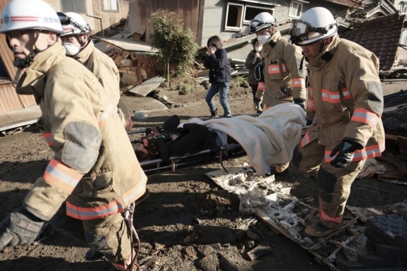 Bilanțul morților crește de la o zi la alta / Ploaia complică operaţiunile de salvare