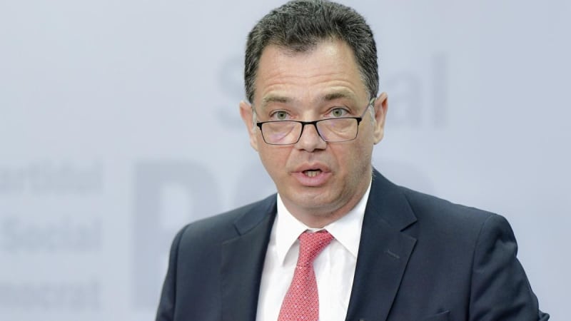 ‘Am vorbit cu domnul Arafat pentru a revedea toate procedurile legale’