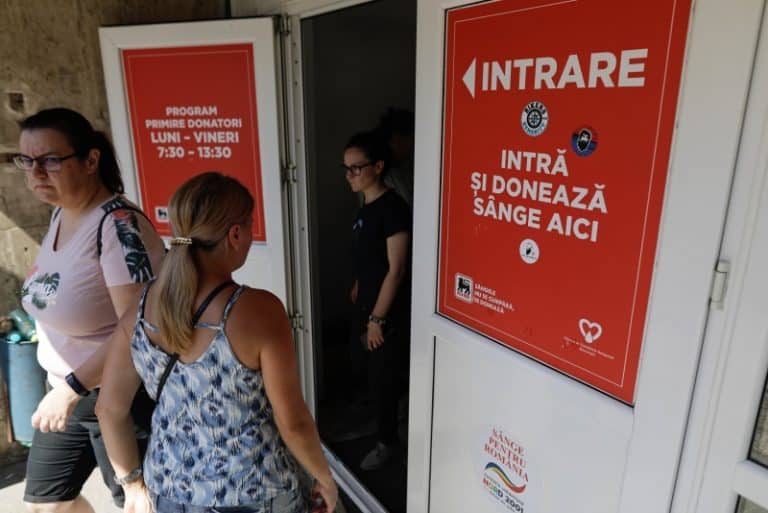 Românii sparg recorduri la donarea de sânge după majorarea valorii tichetelor de la 67 de lei la 280 de lei