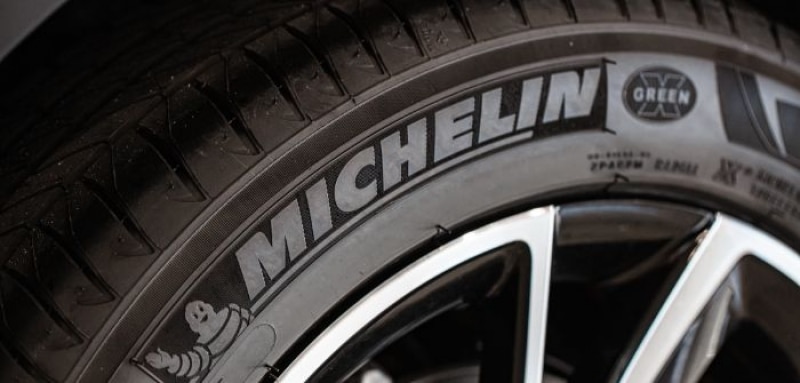 Michelin o ia pe urmele Tesla și Volvo și oprește producția în Spania