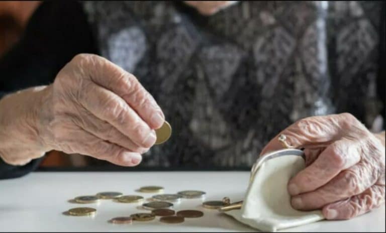 Metoda prin care românii își pot calcula singuri pensia. Sunt persoane care vor primi și 2.000 de lei în plus, pe lună, din septembrie