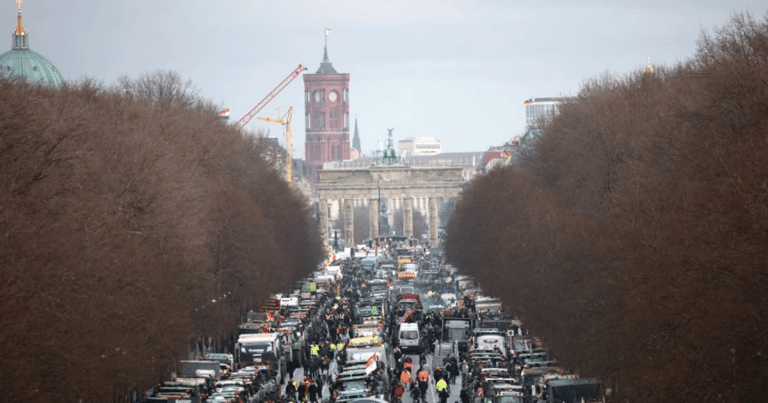 Cît va costa Uniunea Europeană furia fermierilor?