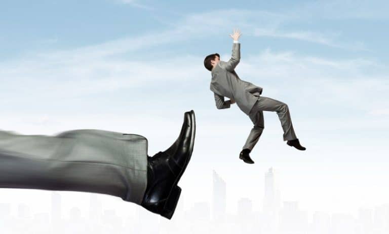 Concedieri masive la o fabrică din România, deschisă în 2021. Sute de angajaţi vor fi dați afară