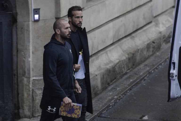 Apar noi informații despre cazul de viol și trafic de persoane al fraților Tate / Cine a fost denunțătorul în dosarul celor doi