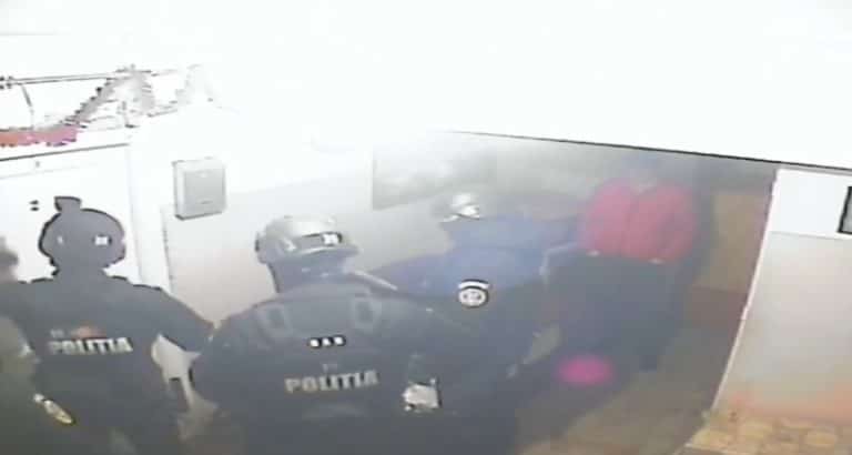 ‘M-au luat din somn, mi-au pus pistolul la cap, apoi au zis că au greşit adresa’ / Reacția Poliției
