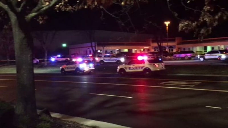 Masacru în California – Morți și răniți în urma unui atac armat la o petrecere