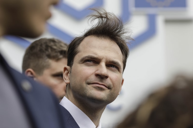 L-am întâlnit la camera de gardă, este un om de bun simţ