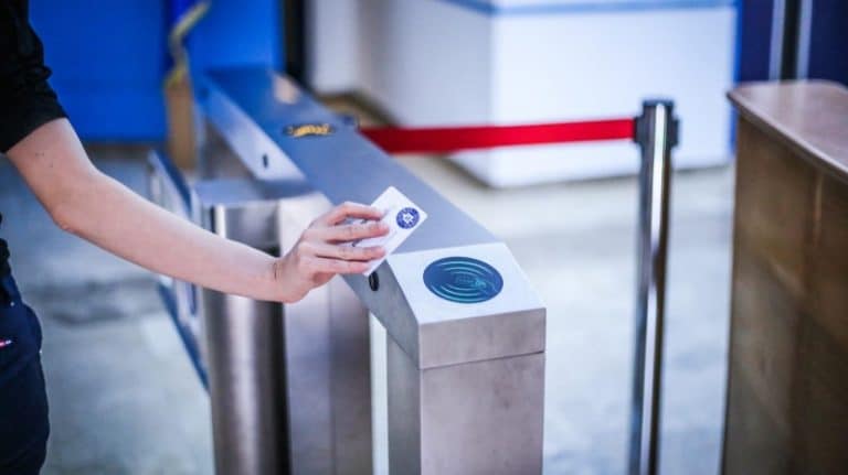 Salariile bugetarilor vor fi ‘3 în 1’: angajații la stat vor primi un venit fix, sporuri și un bonus de performanță