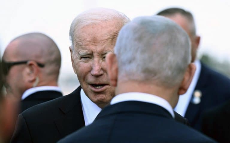 Joe Biden a autorizat un transfer de bombe și avioane de luptă pentru Israel. Declarativ, Statele Unite îi apără pe civilii din Gaza