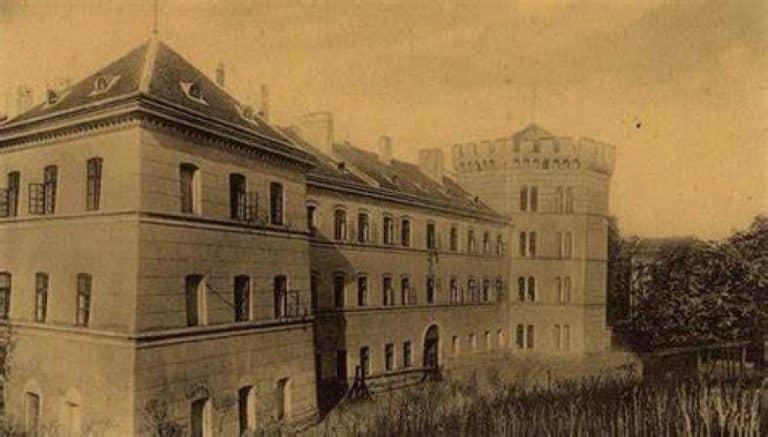 Încep lucrările de restaurare a unui castel istoric din România : Se afla în paragină de peste 15 ani