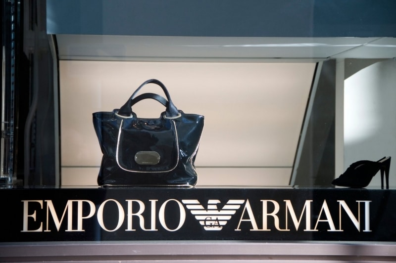 Gențile de lux Giorgio Armani erau produse de muncitori chinezi exploatați (VIDEO)