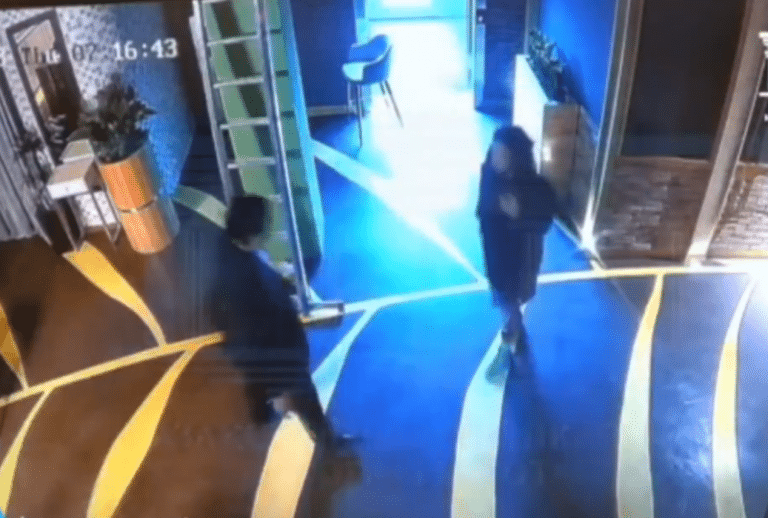 Fost ministru al economiei, acuzat că și-a torturat și ucis soția în bătaie, într-un restaurant din Kazahstan