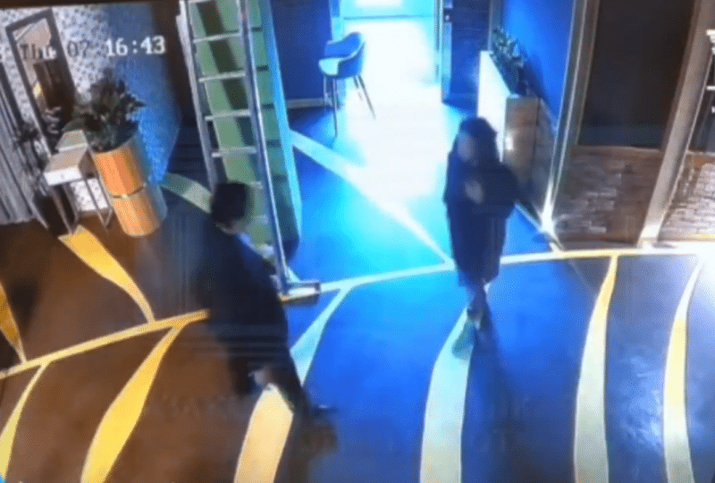 Fost ministru al economiei, acuzat că și-a torturat și ucis soția în bătaie, într-un restaurant din Kazahstan