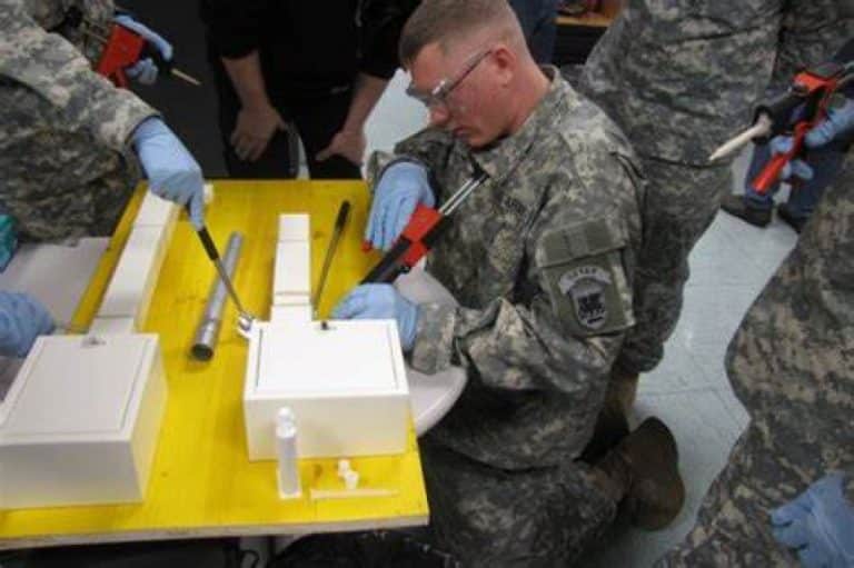 cumpără o mare fabrică de la americani