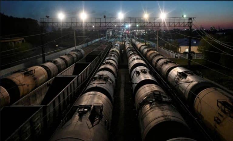 China modifică forțele de putere și dă poate cea mai mare lovitură în industria petrolieră: importuri record din Rusia