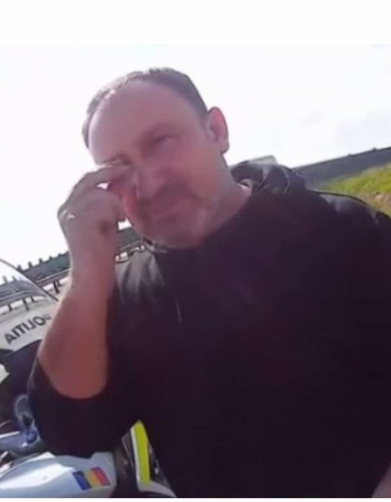Un şofer prins fără triunghi reflectorizant pe A1 şi-a făcut cruce după gestul făcut de polițistul care a oprit să-l verifice/ VIDEO