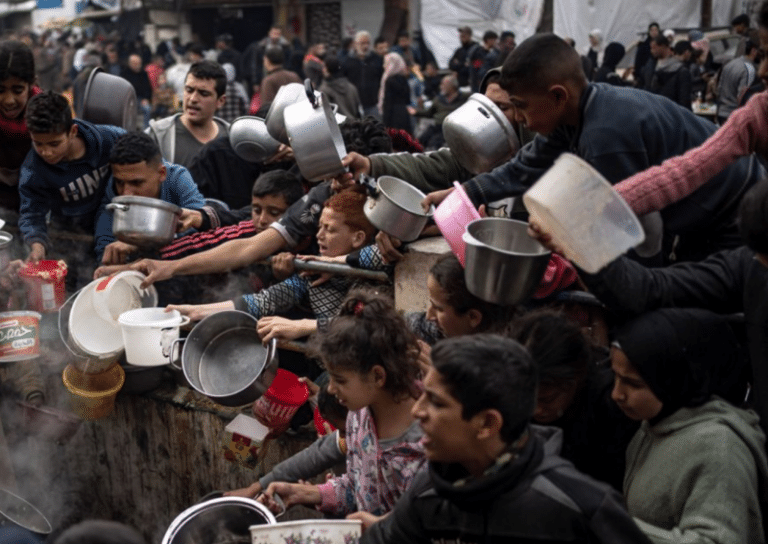 Grupări armate, inclusiv Hamas, au furat 66 de milioane de euro din seifurile băncilor din Gaza