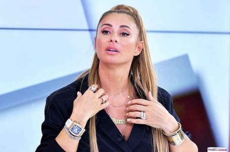 ‘Este mașina cu care băiatul meu merge la școală zilnic’