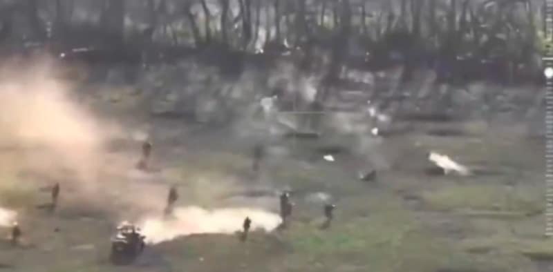 rușii atacă de pe motociclete și ATV-uri
