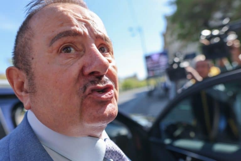 Ilie Morega și-a spart capul în ambulanță, în timp ce era dus către spitalul de psihiatrie