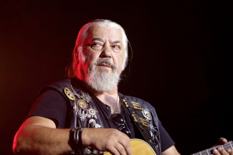 Care este starea de sănătate a artistului