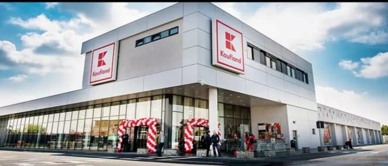 Minciună la rafturile Kaufland sau greșeala voită a producătorilor locali? Reprezentanții retailerului german se apără după ultimele acuzații