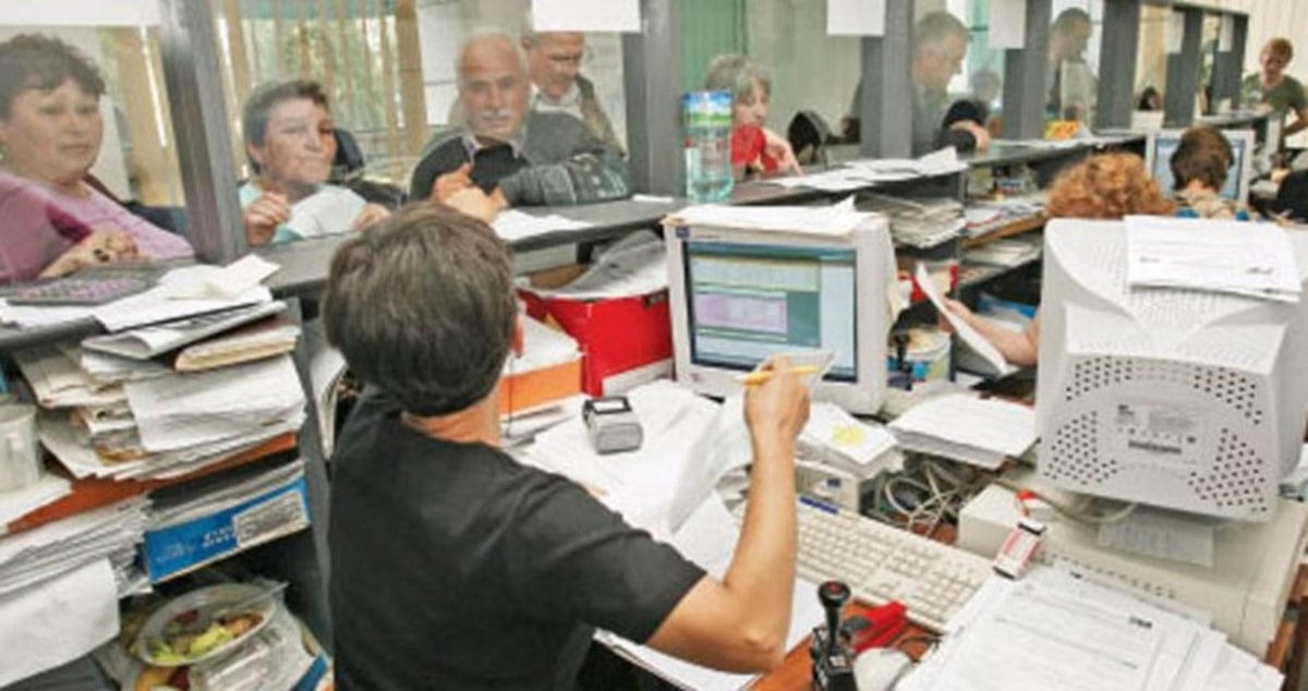 Numărul bugetarilor crește rapid – Peste 3000 de posturi ocupate de la o lună la alta