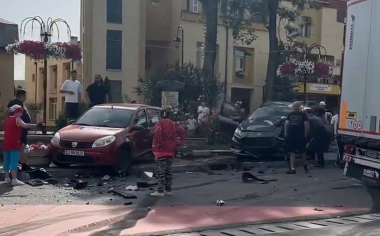 VIDEO Accident grav lângă Cluj, pe DN1. Intervine elicopterul SMURD