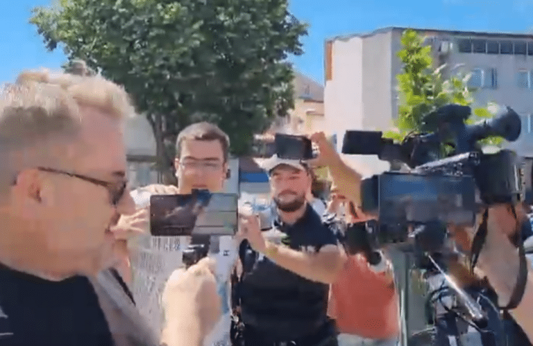 VIDEO Studentul care și-a incendiat profesorul la Constanța, reținut pentru tentativă de omor