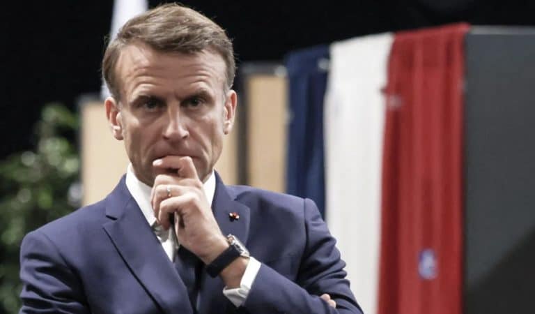 Emmanuel Macron a tunat și a fulgerat în ședința cu miniștrii săi, după ce extremiștii au câștigat alegerile