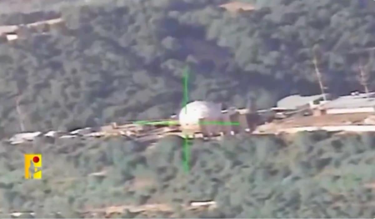 VIDEO Hezbollah a atacat cu rachete un complex militar din nordul Israelului