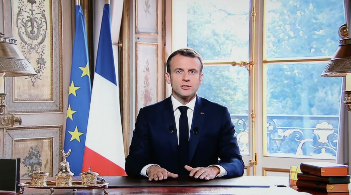 Emmanuel Macron ‘analizează opţiunile’ guvernamentale