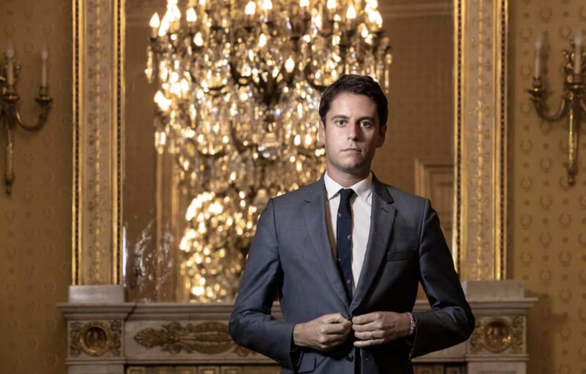 VIDEO Premierul Franței și-a anunțat demisia. Urmează un complicat poker politic la Paris