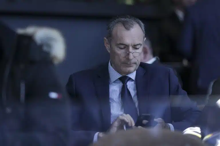 Coldea contraatacă – Fostul șef SRI a depus plângere penală împotriva propriului denunțător